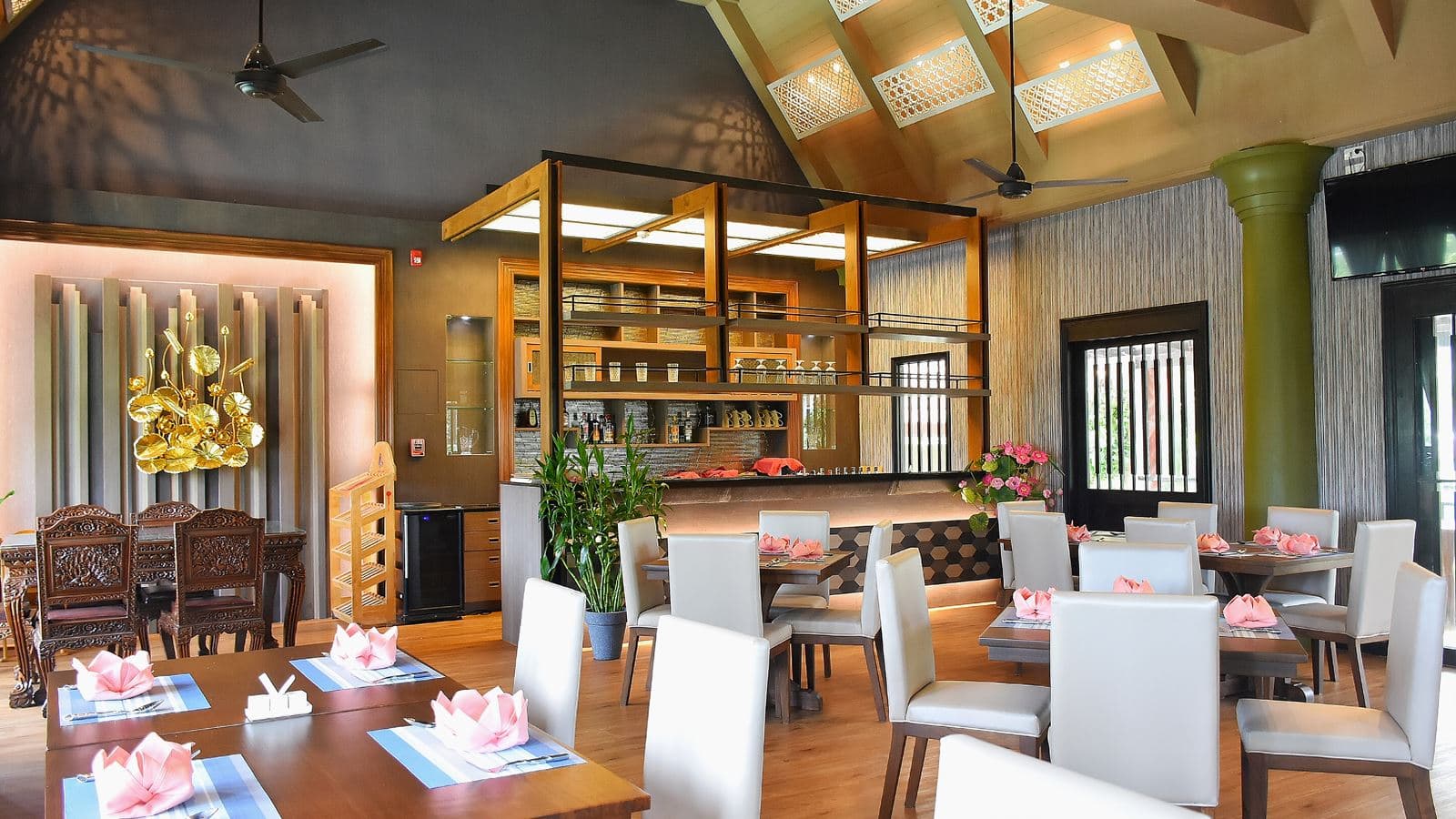 restaurants-balcony-thai-cuisine