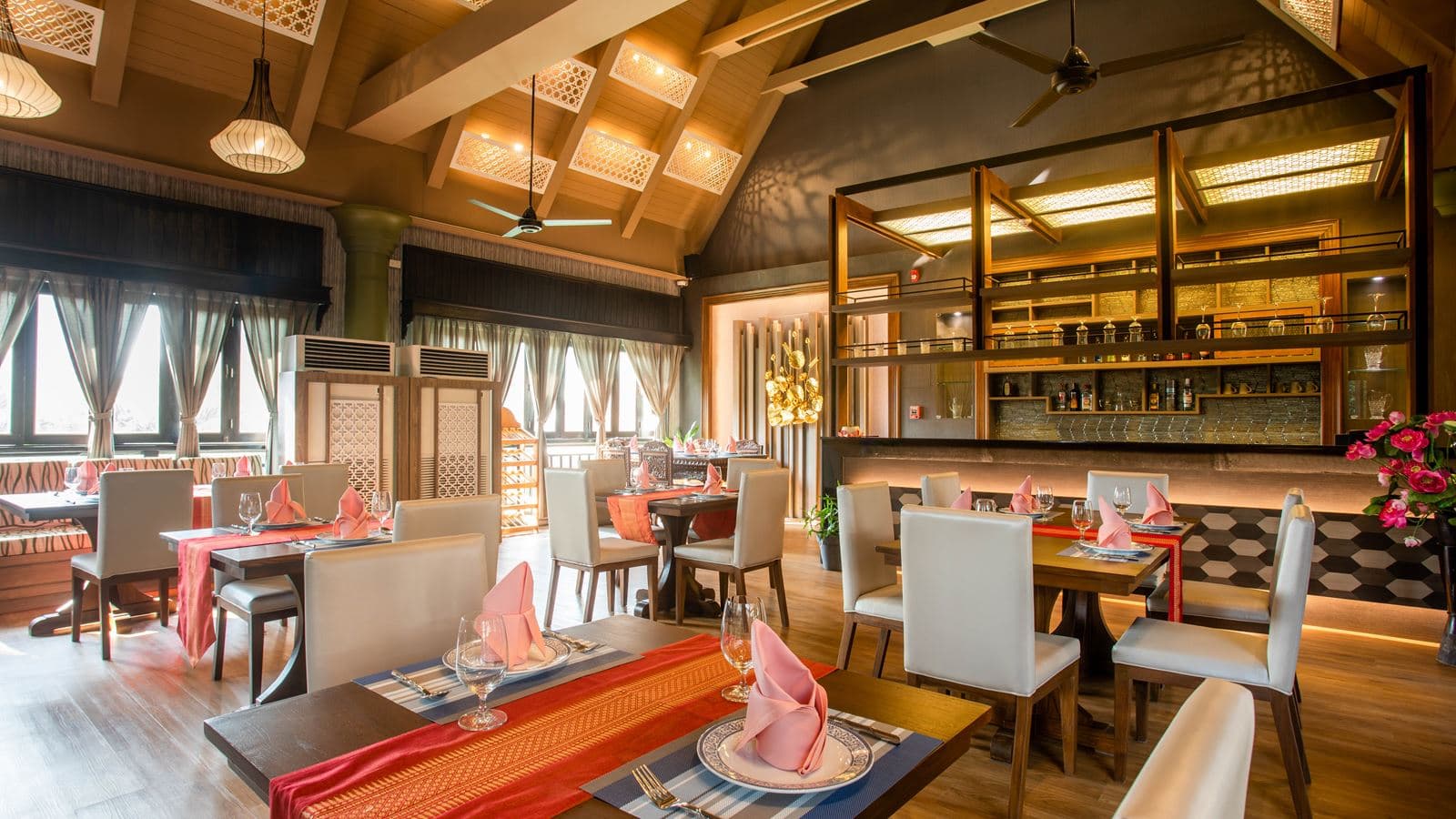 restaurants-balcony-thai-cuisine