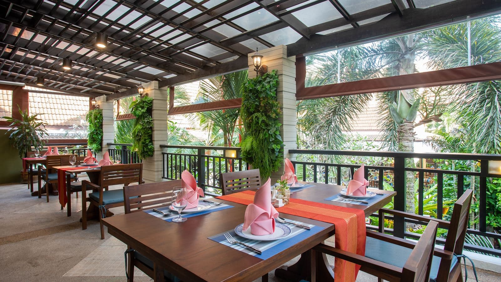 restaurants-balcony-thai-cuisine