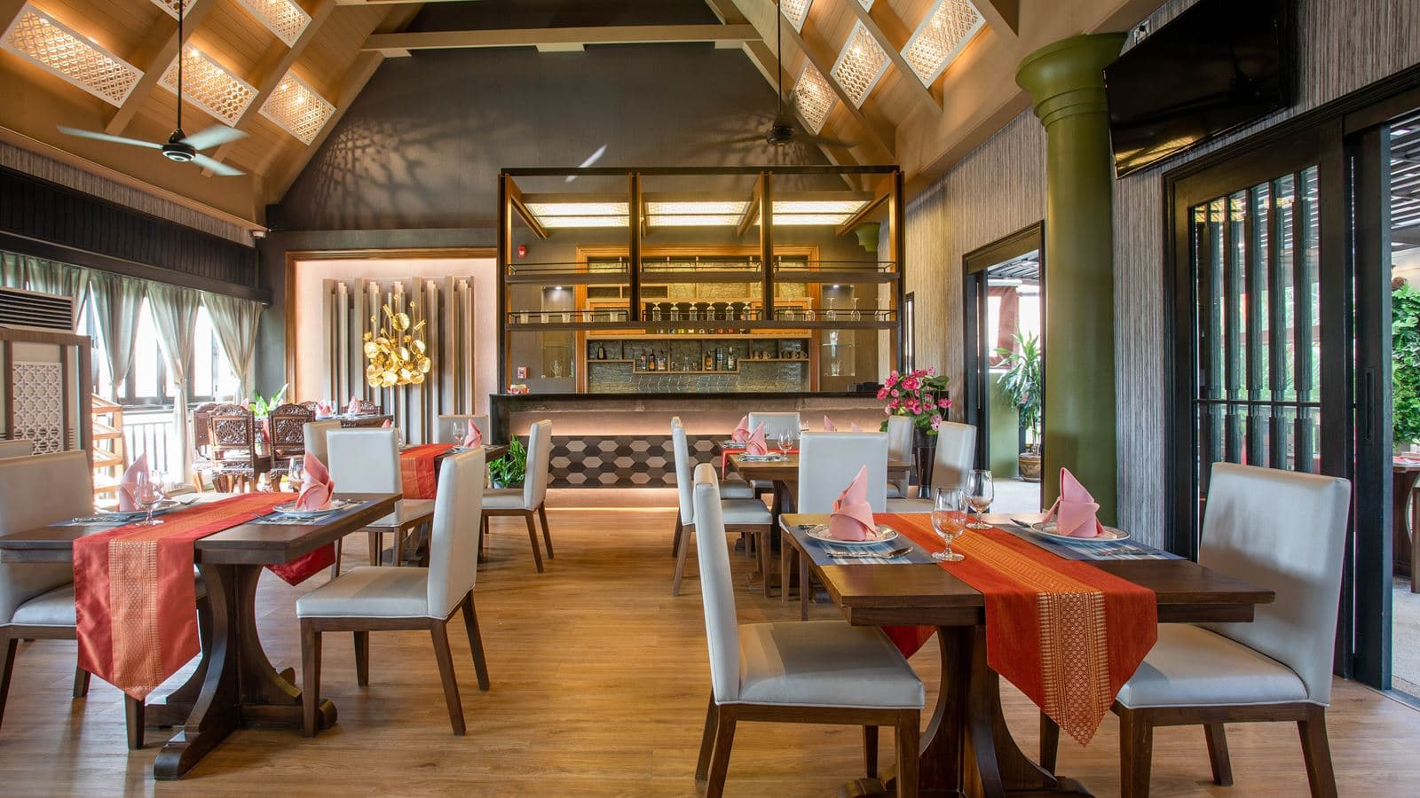 restaurants-balcony-thai-cuisine