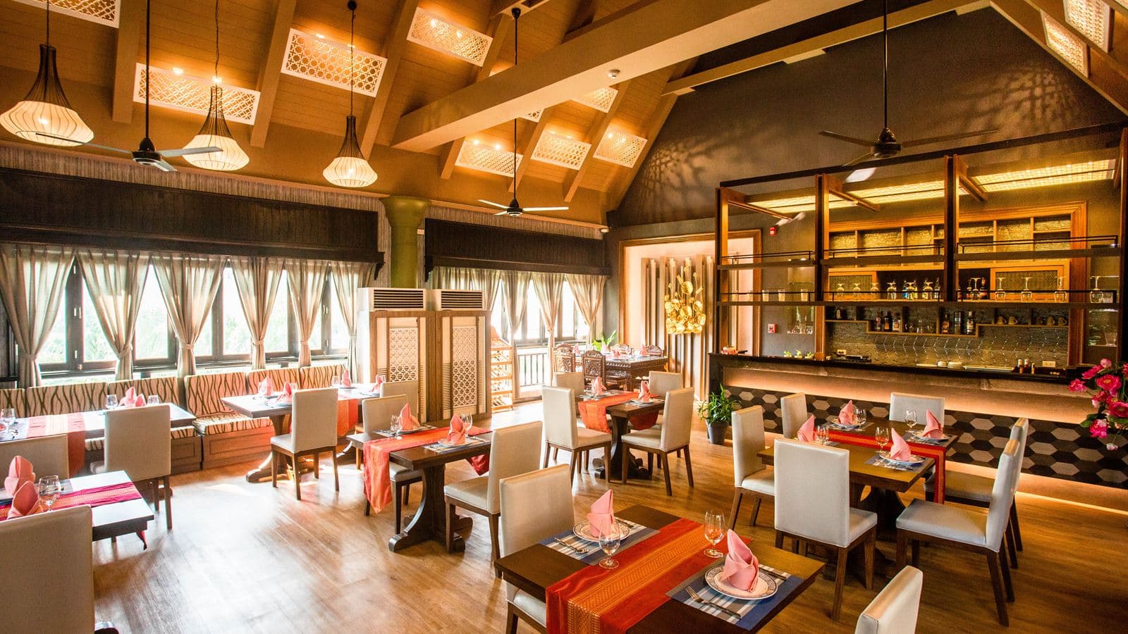 restaurants-balcony-thai-cuisine