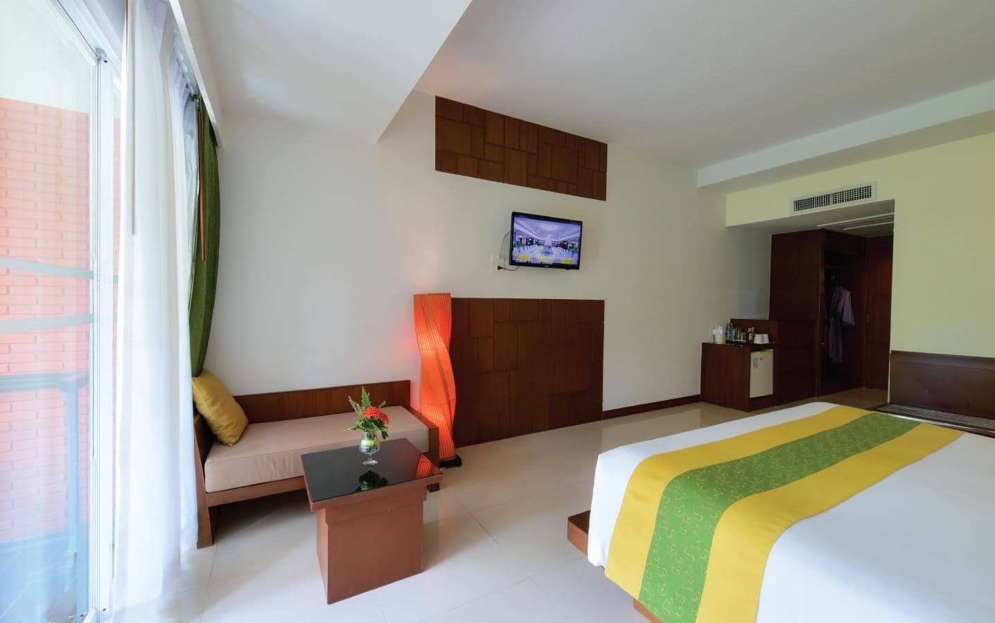 rooms-deluxe-room