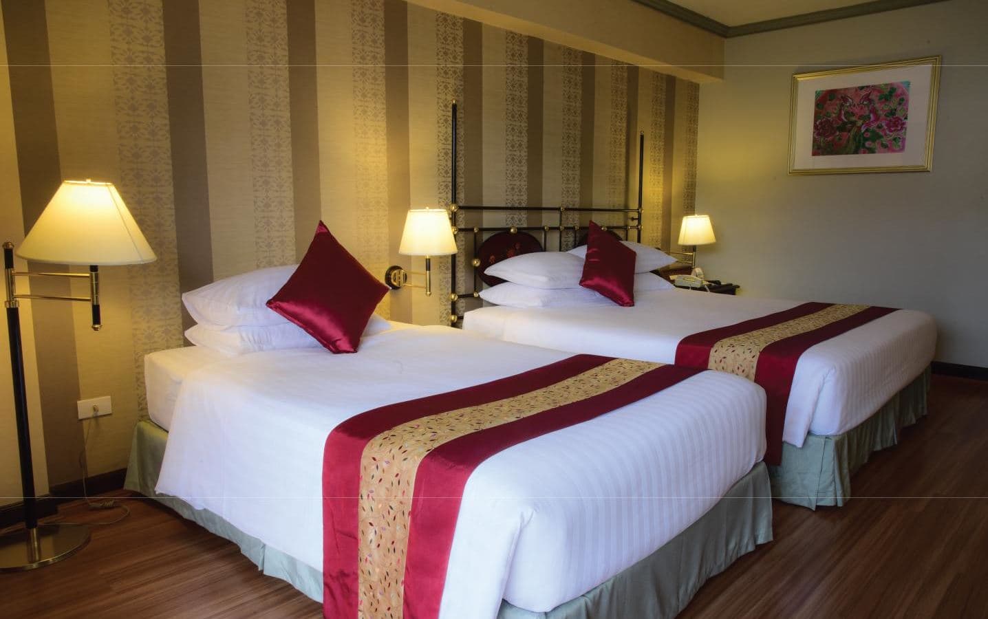 rooms-deluxe-room