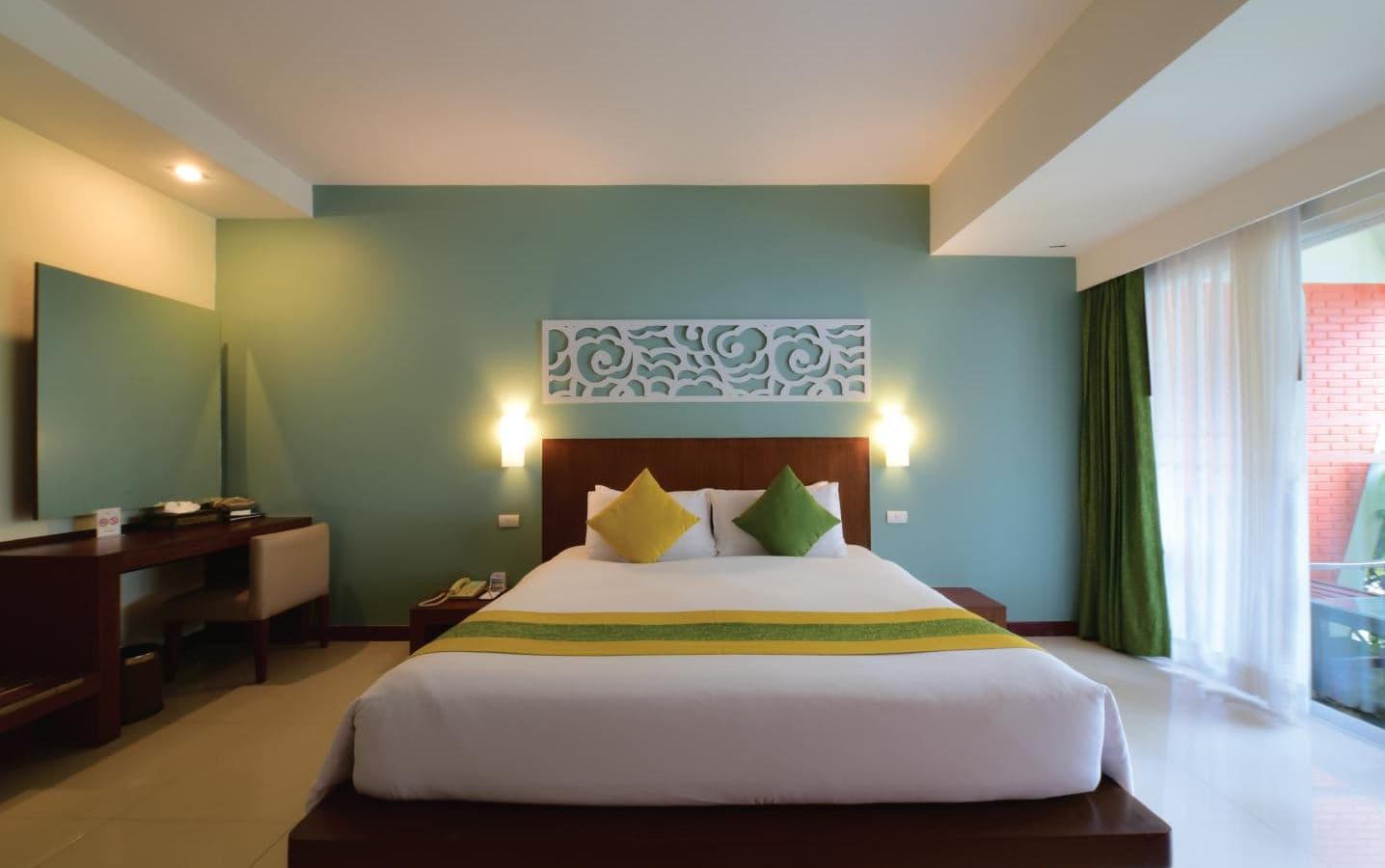 rooms-deluxe-room