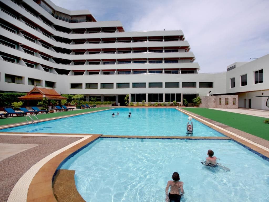 pools-outdoor-pool