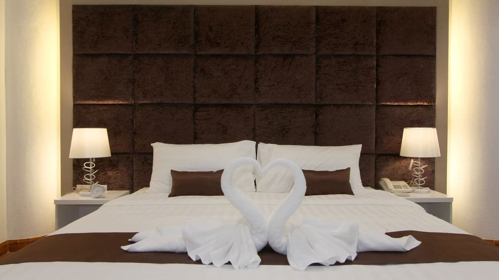 rooms-deluxe-room