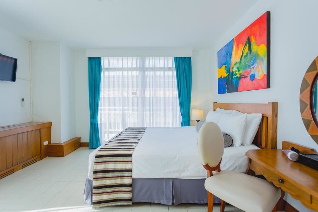 rooms-residence-two-bedrooms-garden-view