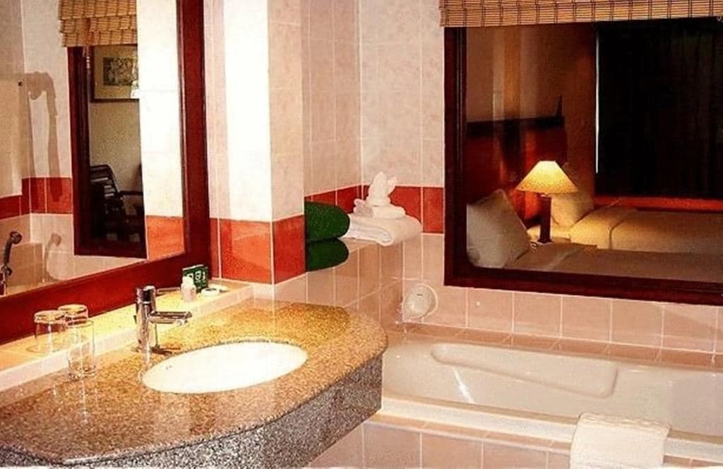 rooms-deluxe-room