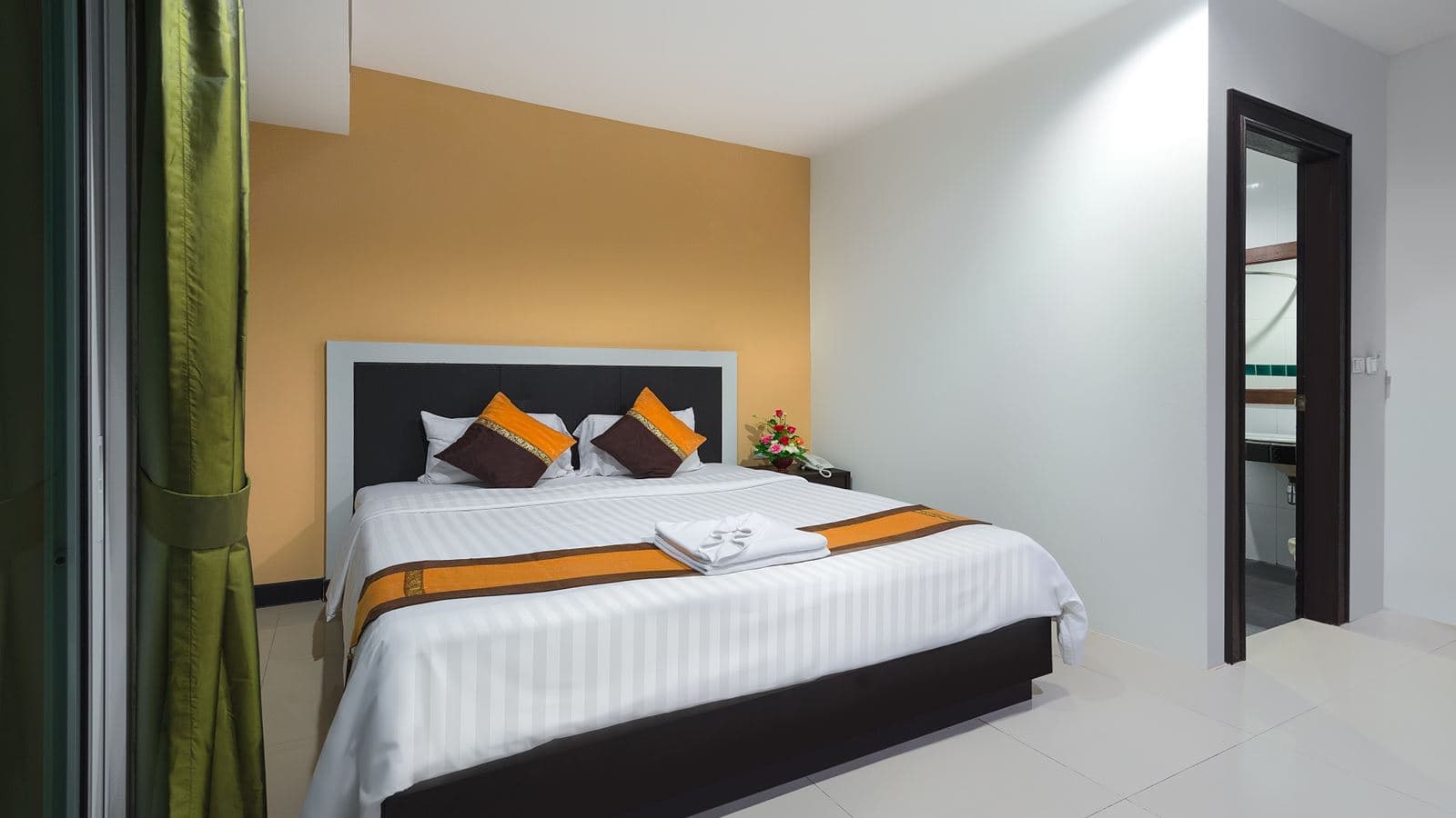 rooms-economy-room