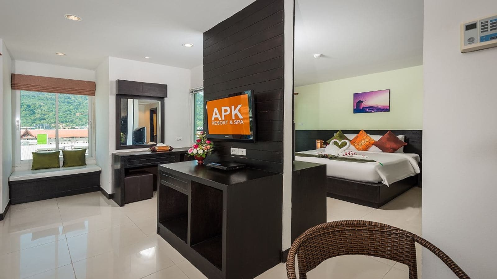 rooms-honeymoon-suite