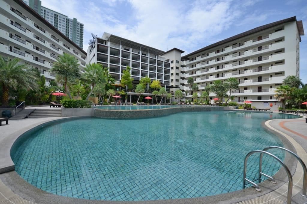 pools-outdoor-pool