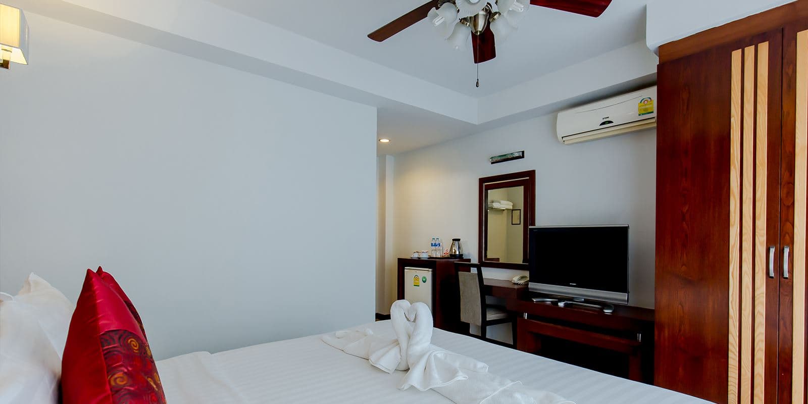rooms-classic-room