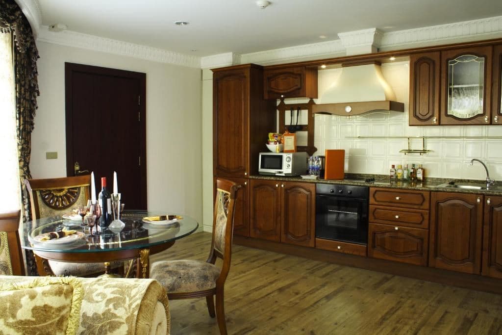 rooms-four-seasons-suite-91-sqm-2-paxs