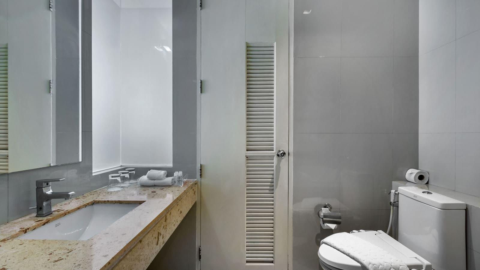 rooms-view-pent-triple-bed