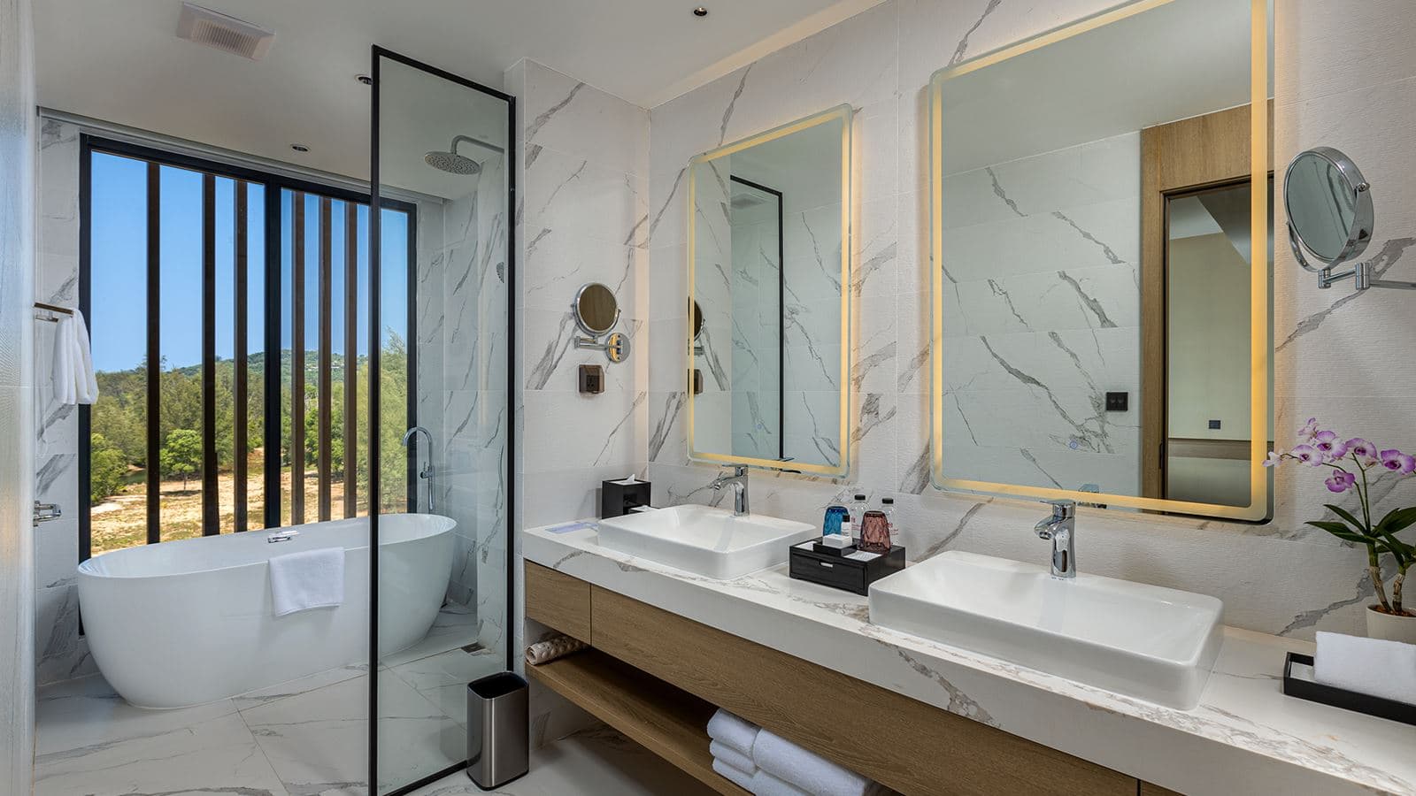 rooms-deluxe-room