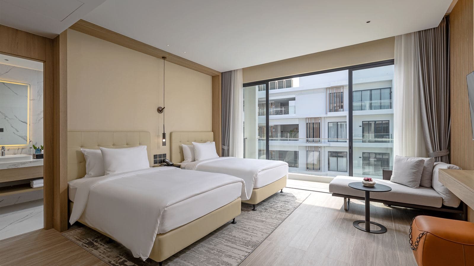 rooms-deluxe-room