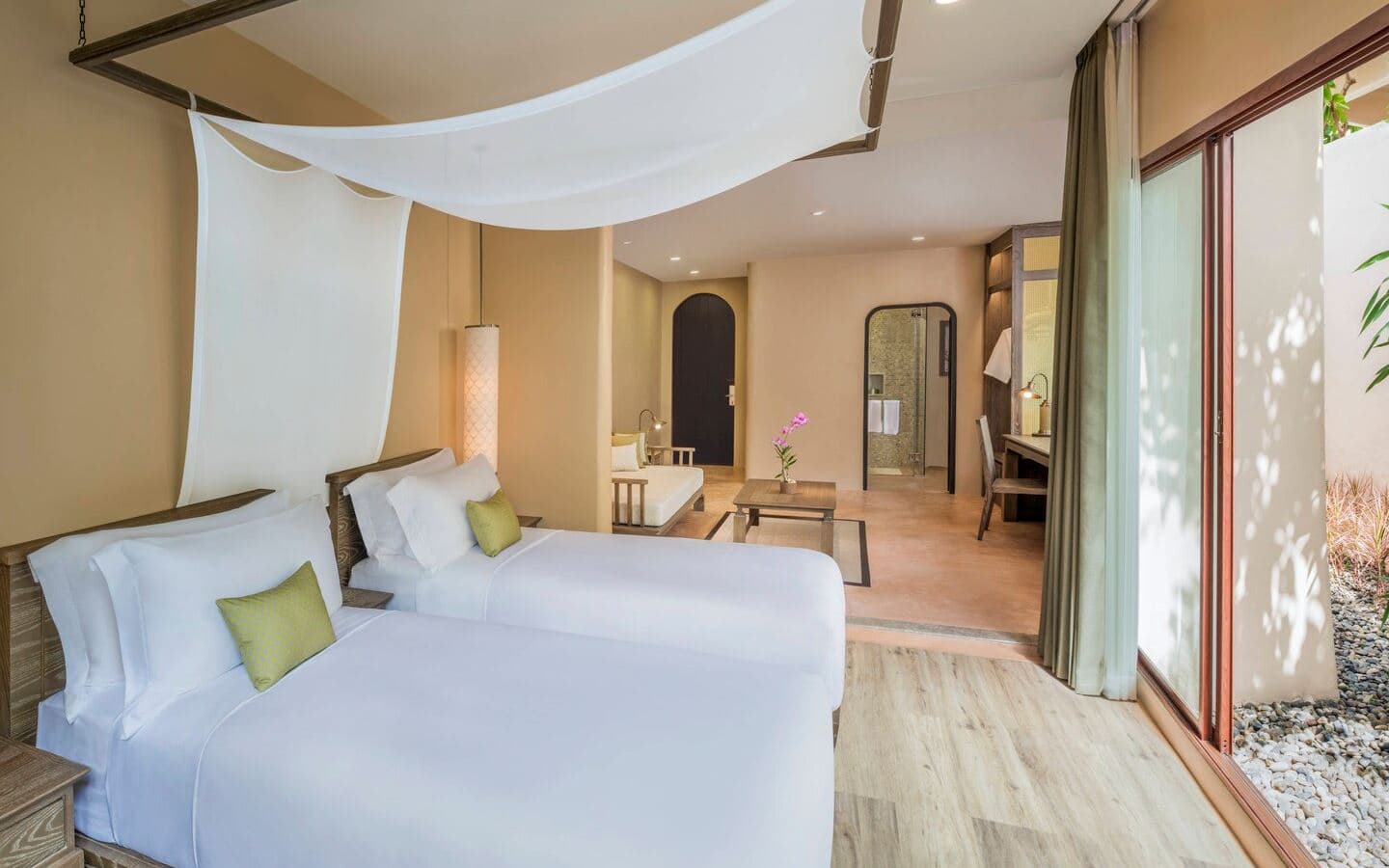 rooms-grand-deluxe
