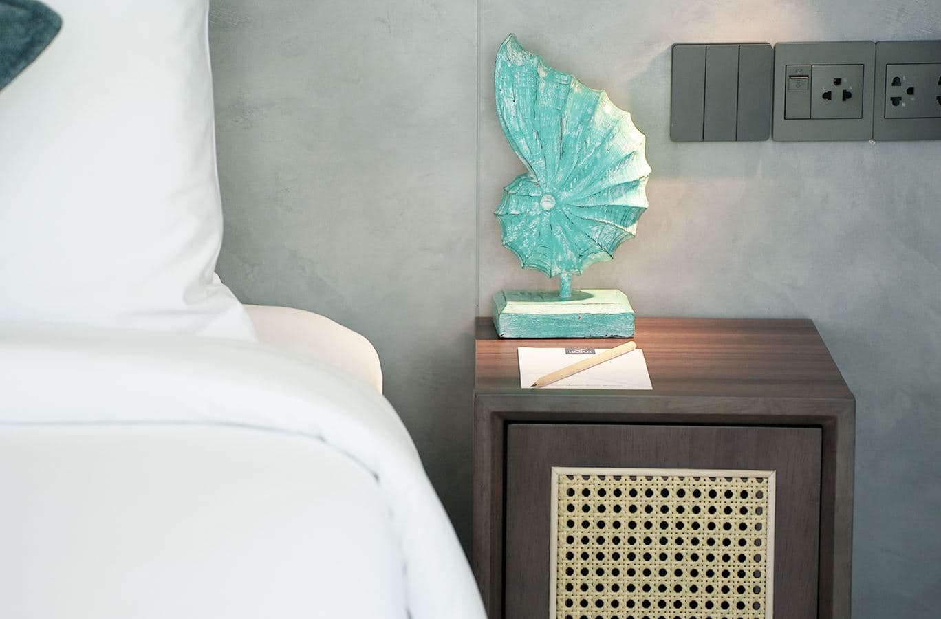 rooms-deluxe-room