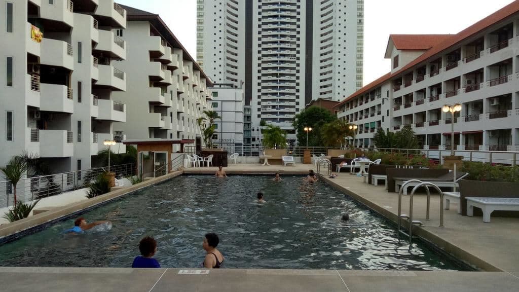 pools-outdoor-pool