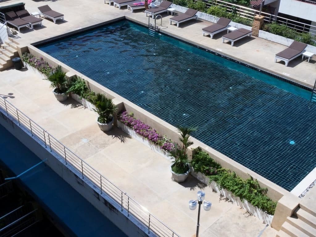 pools-outdoor-pool