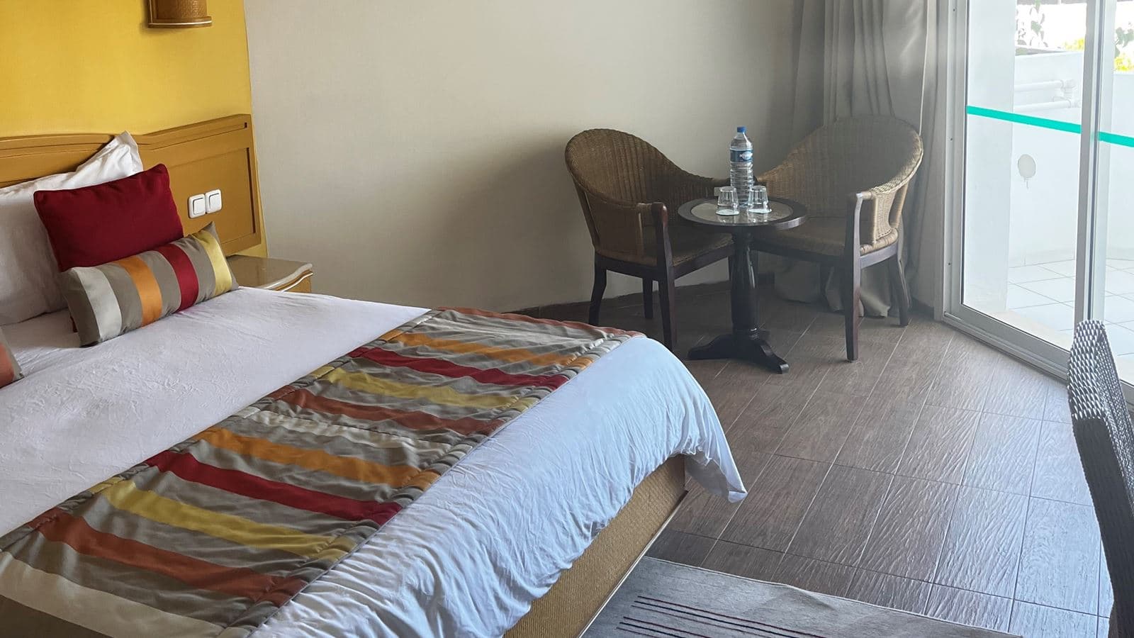 rooms-single-room