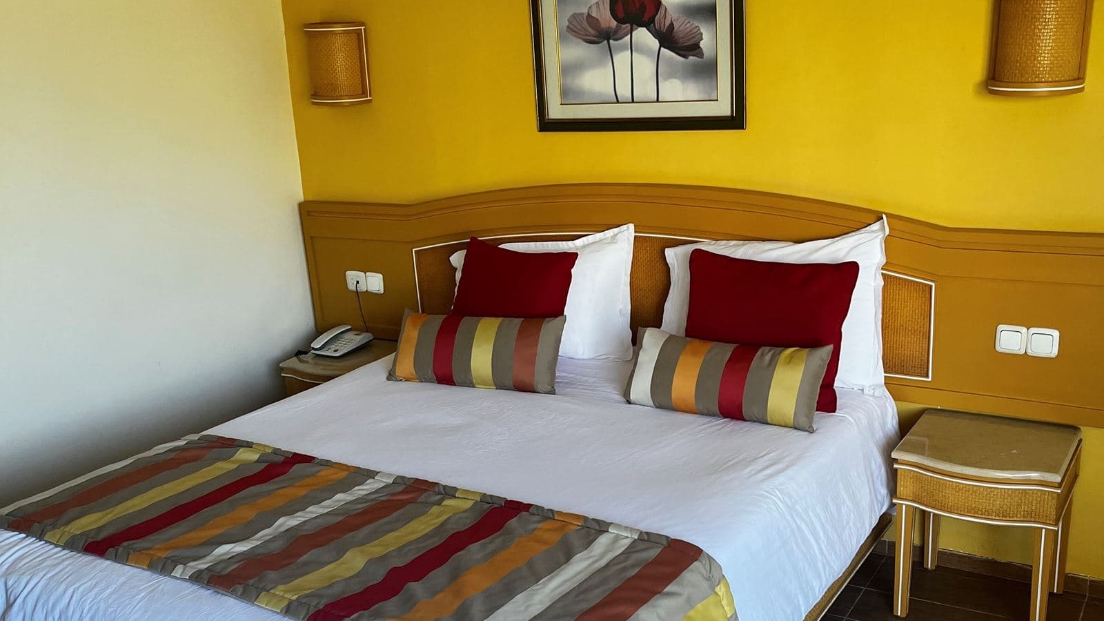 rooms-single-room