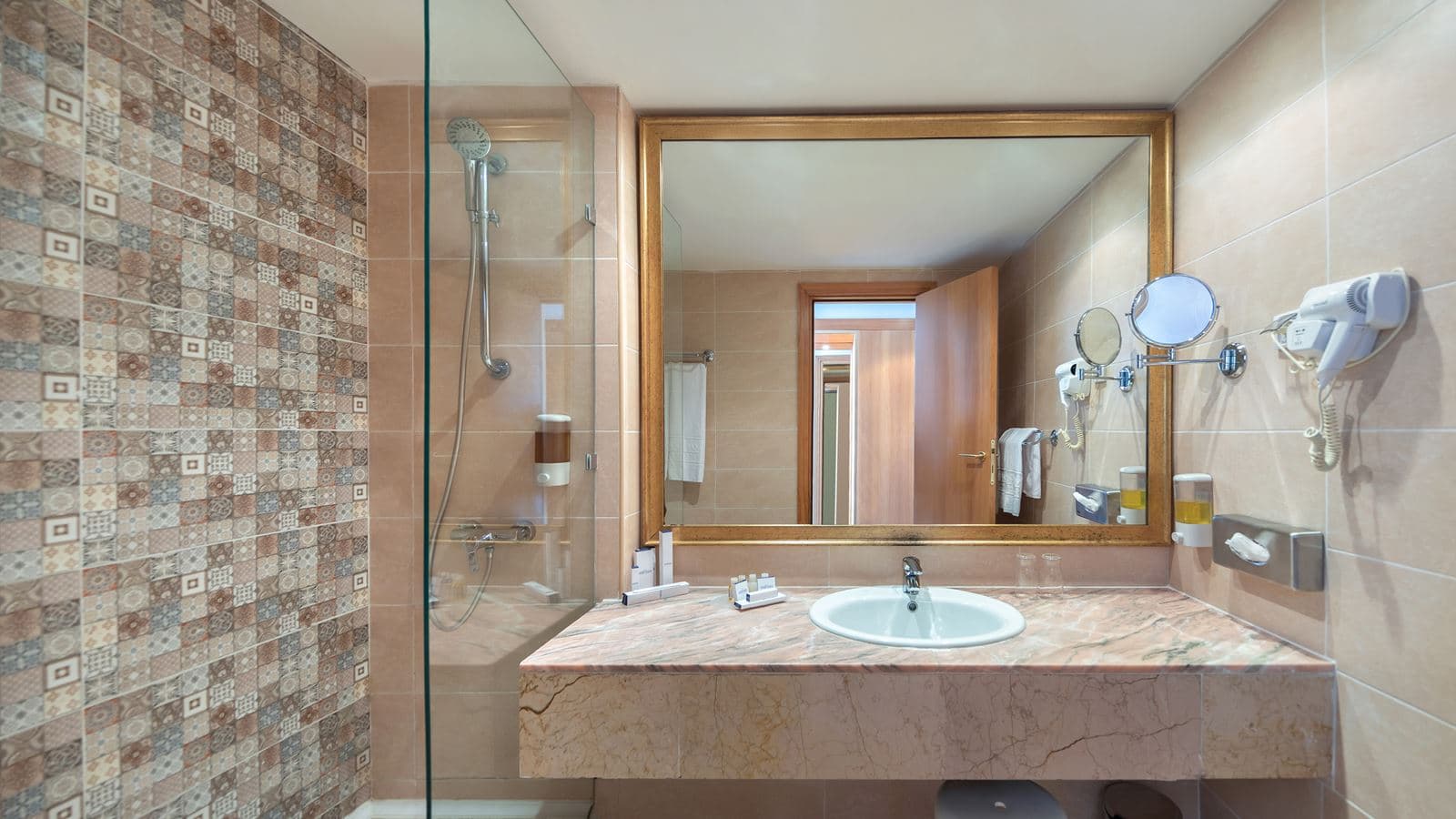 rooms-room-double-seaview