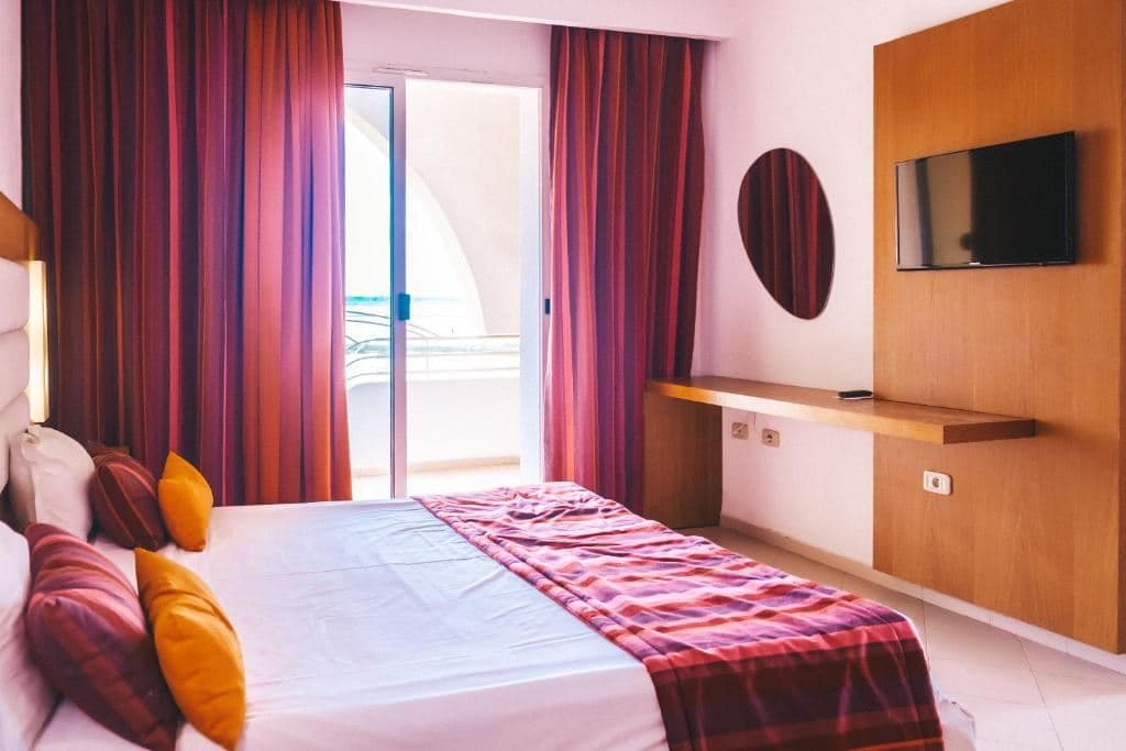 rooms-standard-room