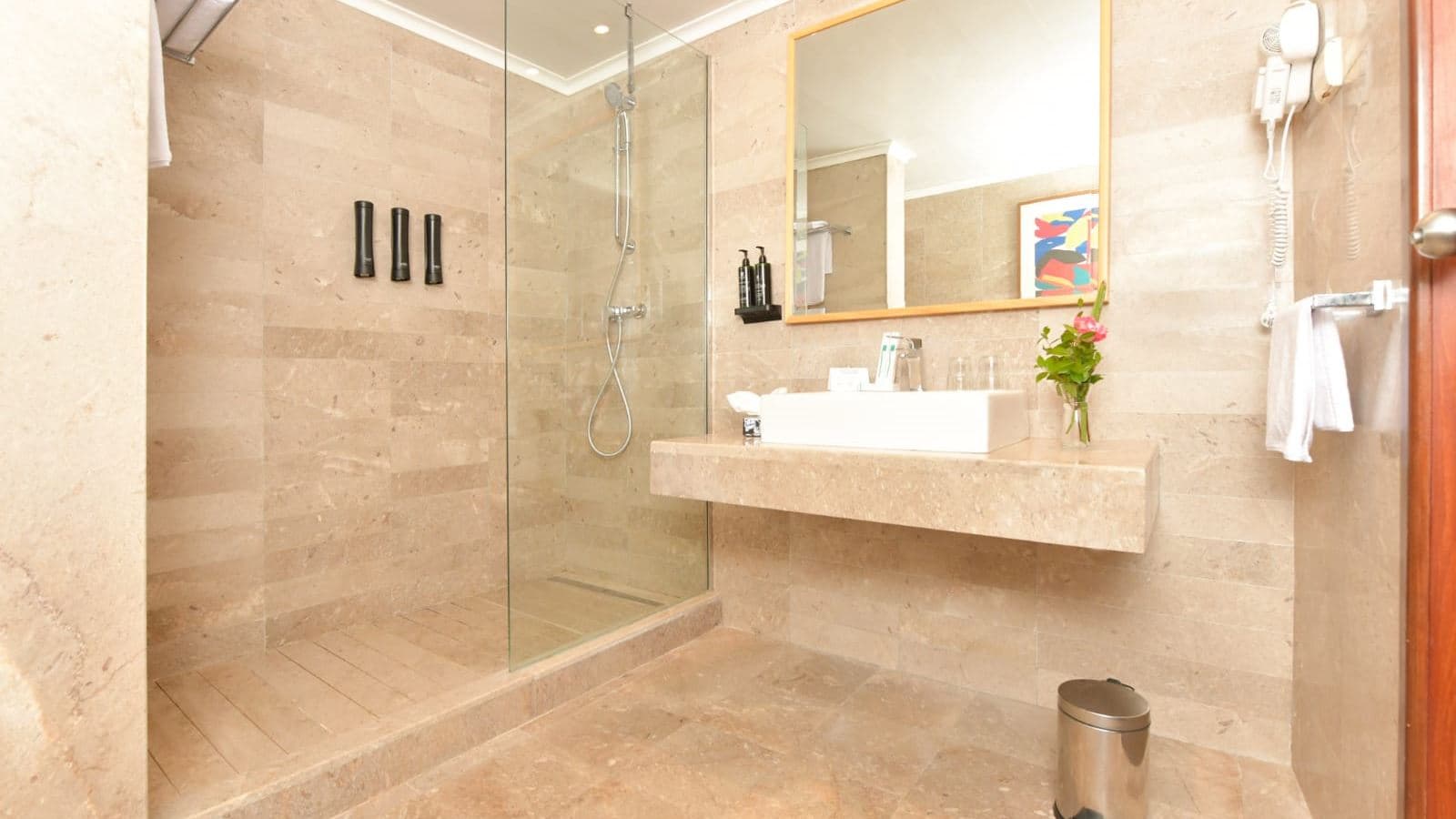 rooms-room-superior-garden-view