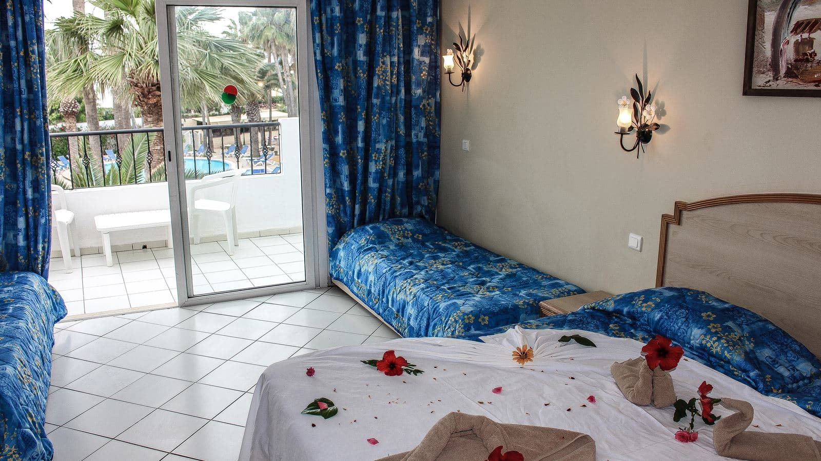 rooms-quadruple-room