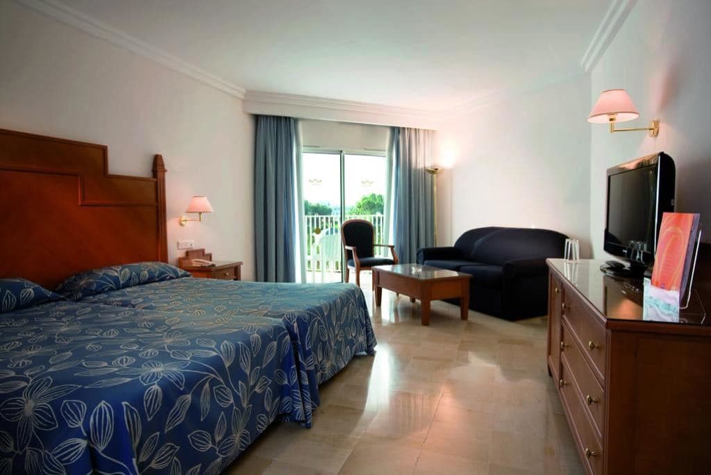 rooms-standard-room-gardenview