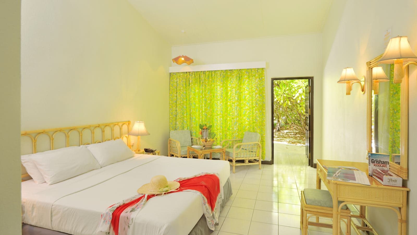 rooms-beach-front-room