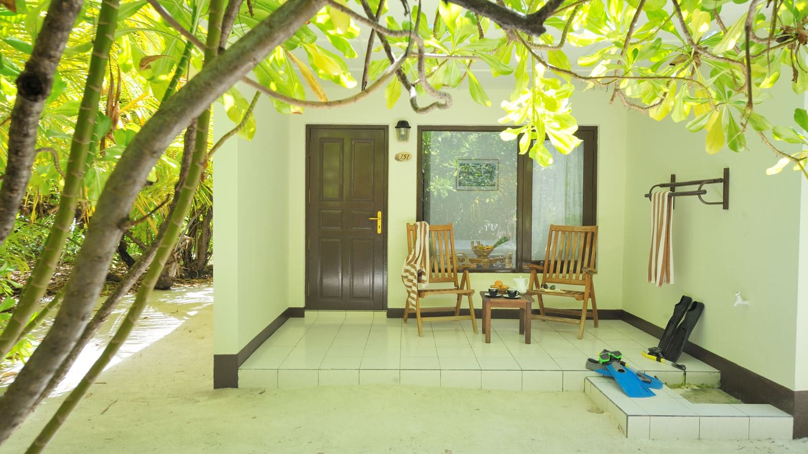 rooms-beach-front-room