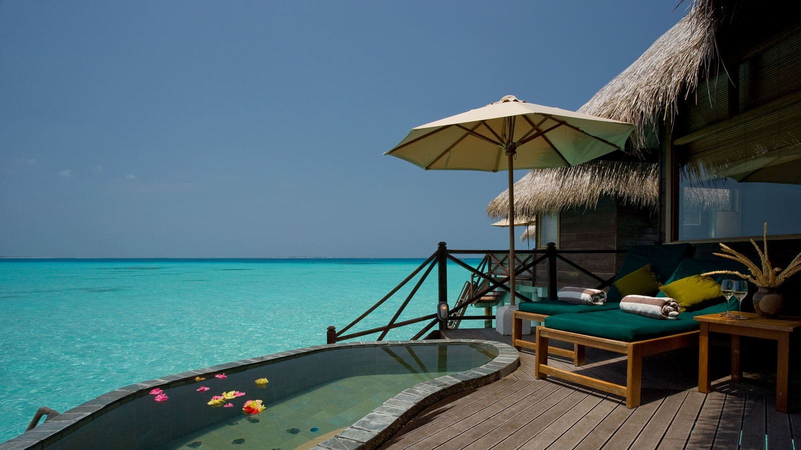 rooms-lagoon-villa
