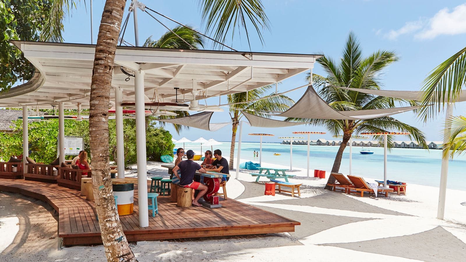 restaurants-lagoon-bar