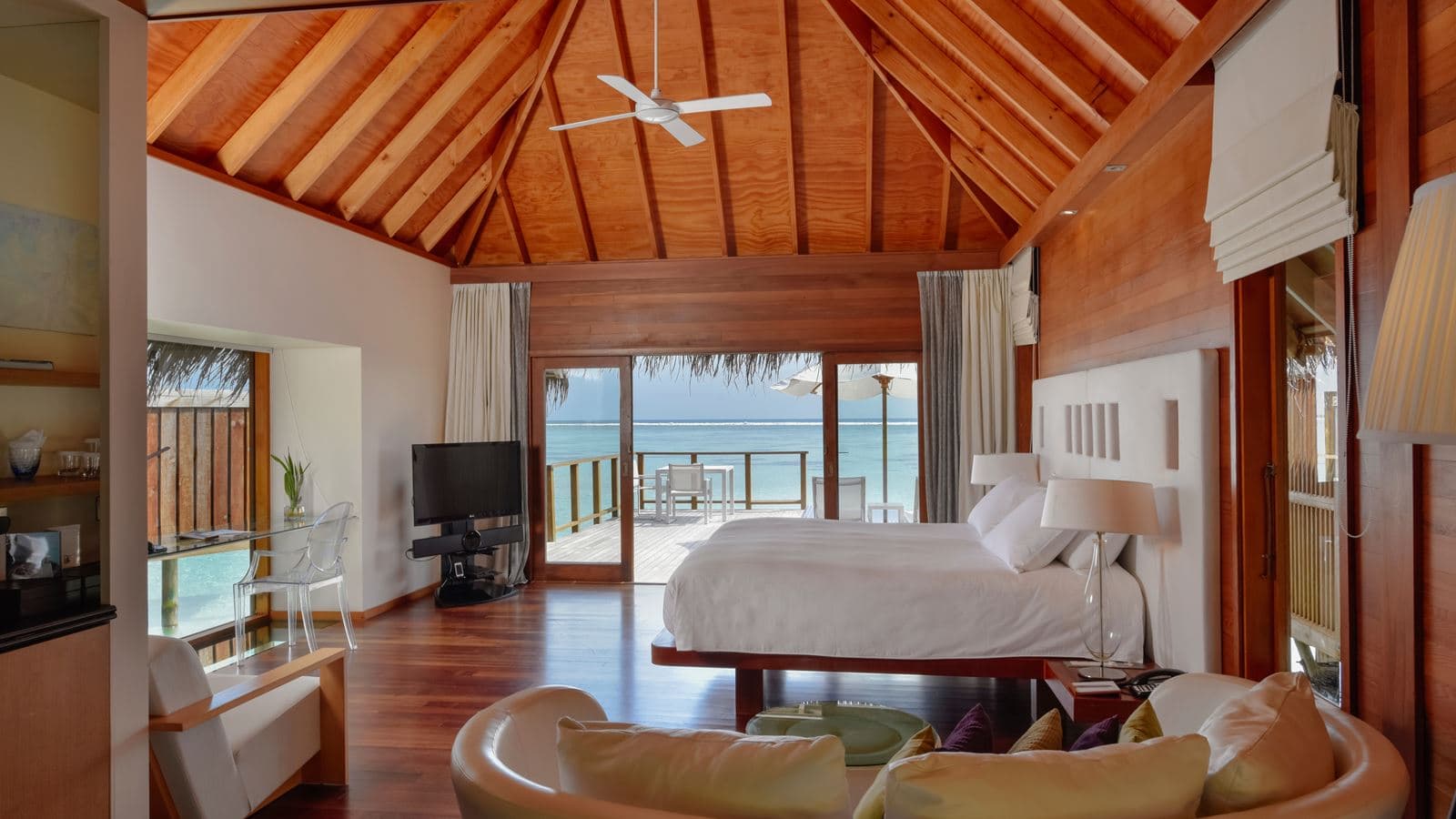 rooms-water-villa