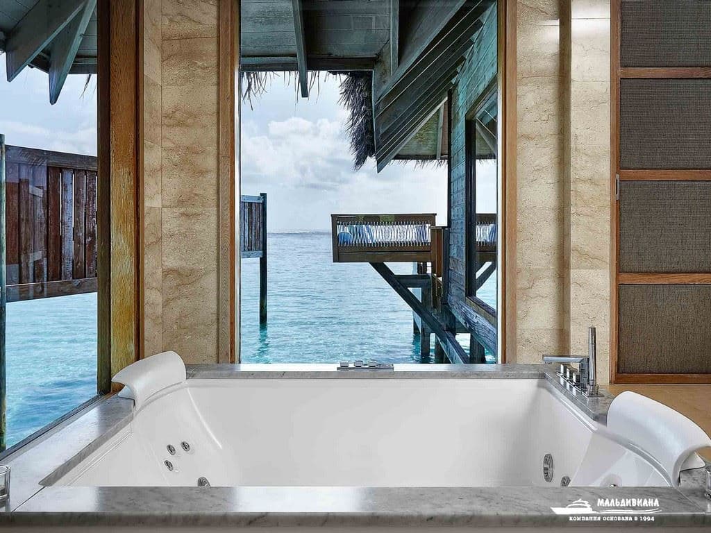rooms-premier-water-suite