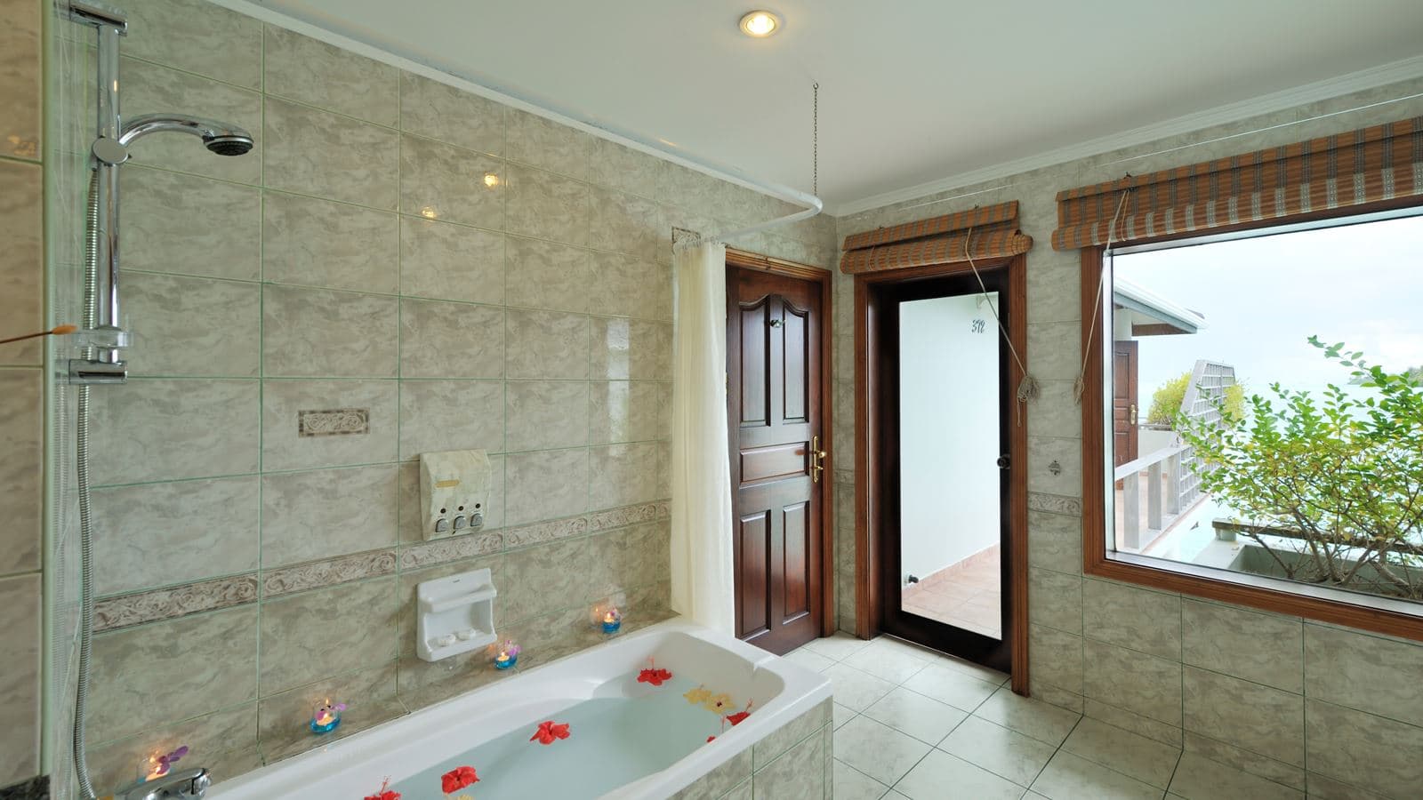 rooms-water-villa
