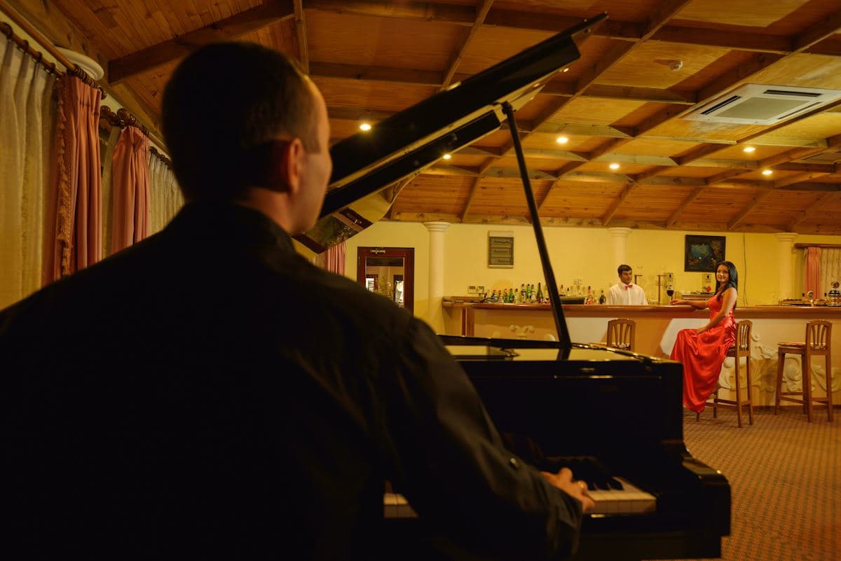 bars-piano-bar