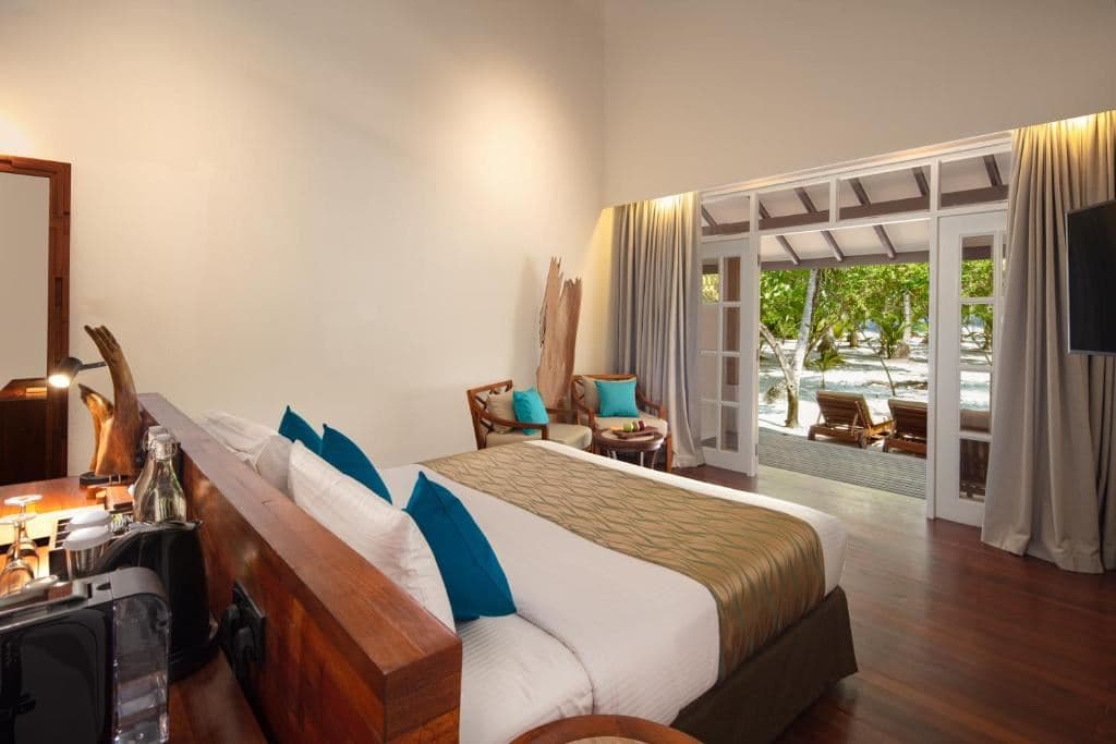 rooms-deluxe-jacuzzi-beach-villas