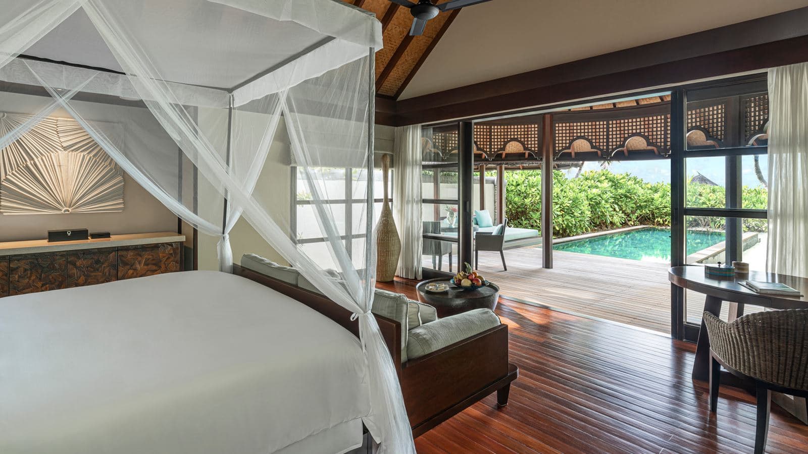 rooms-sunset-beach-bungalow-with-pool