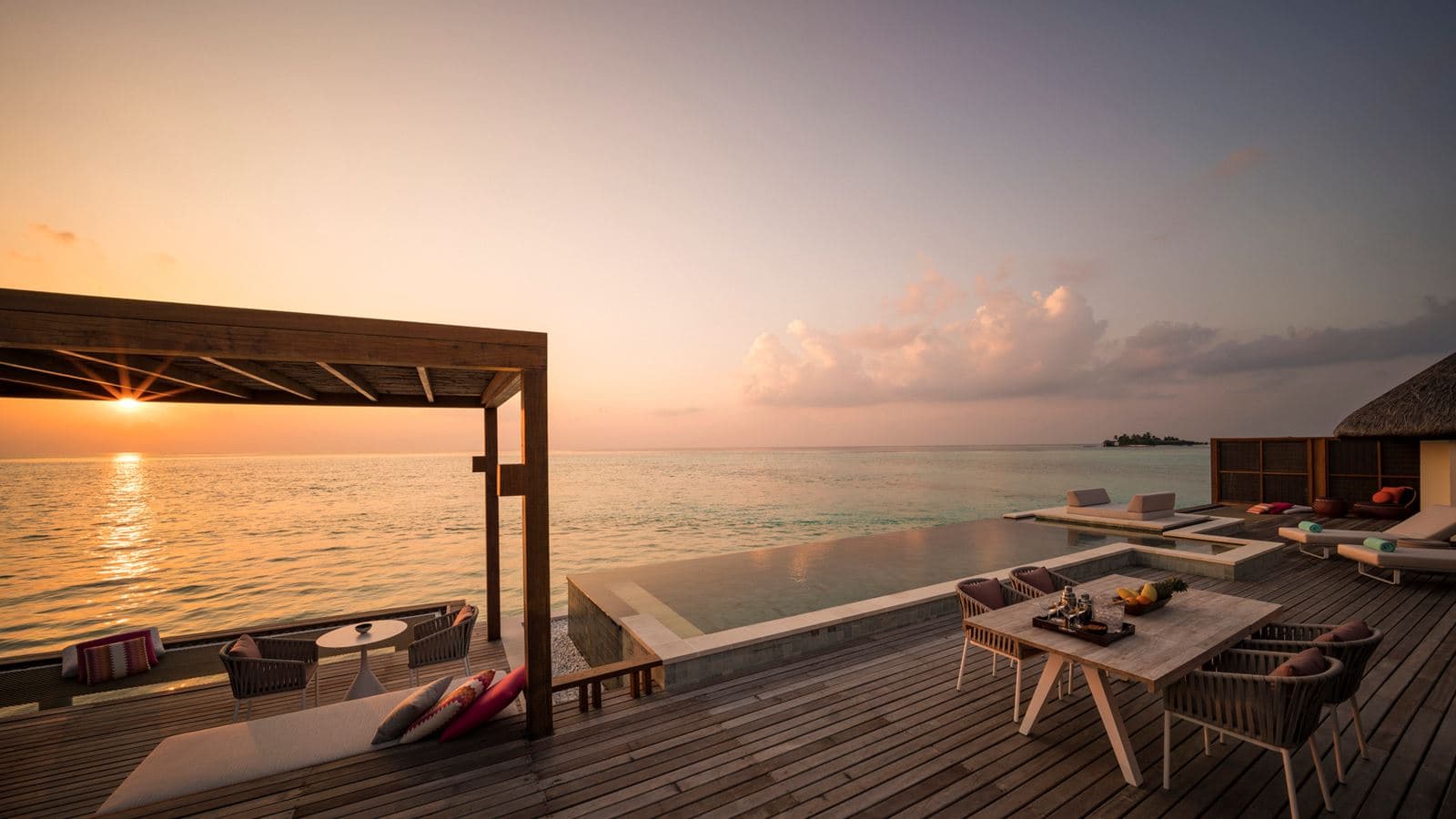 rooms-two-bedroom-water-suite-with-pool