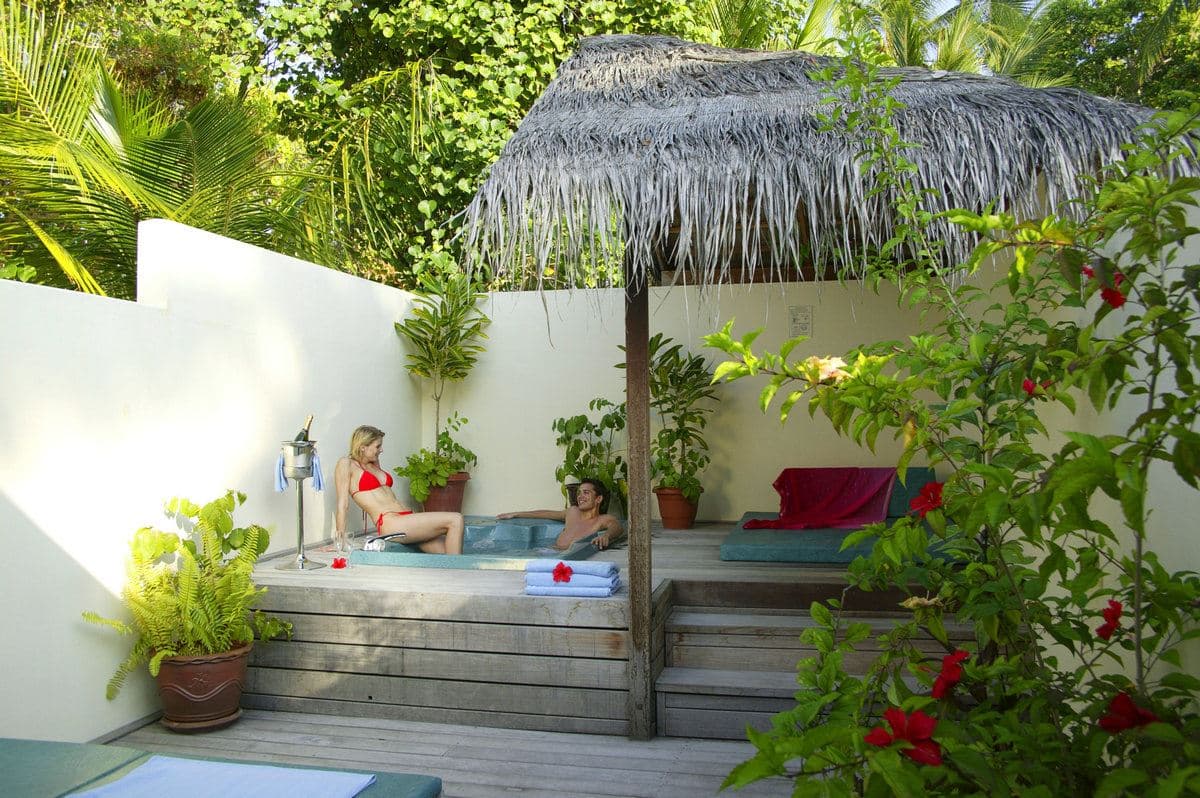 rooms-jacuzzi-beach-villa-18+-adults-only