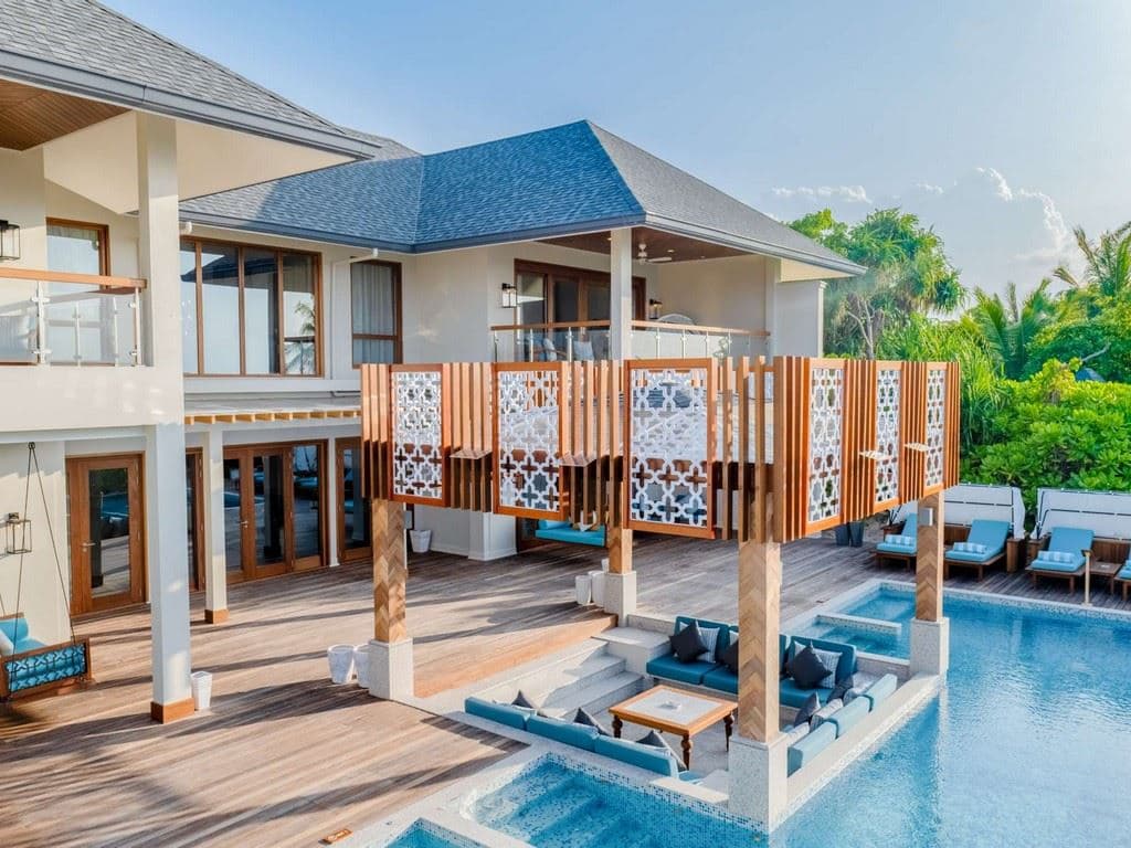 rooms-sultan-beach-residence-with-sunset-pool-4-br