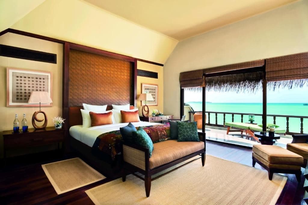 rooms-two-bedroom-beach-suite-with-spa--pool