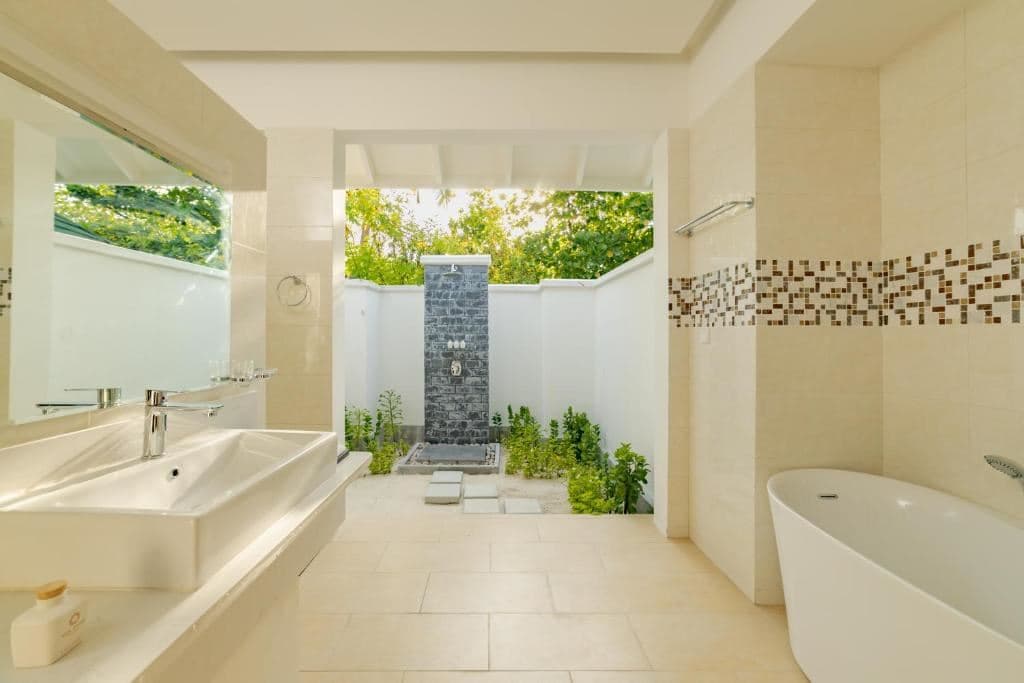 rooms-beach-suite-with-pool