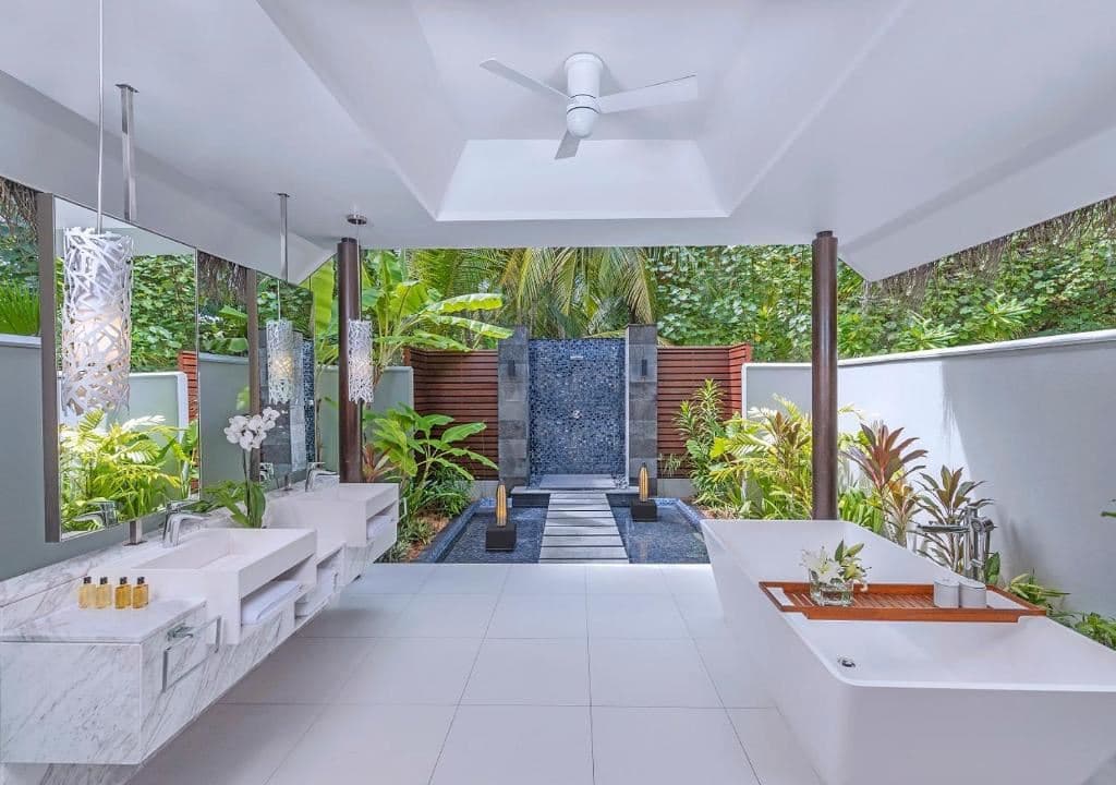 rooms-deluxe-beach-pool-villa
