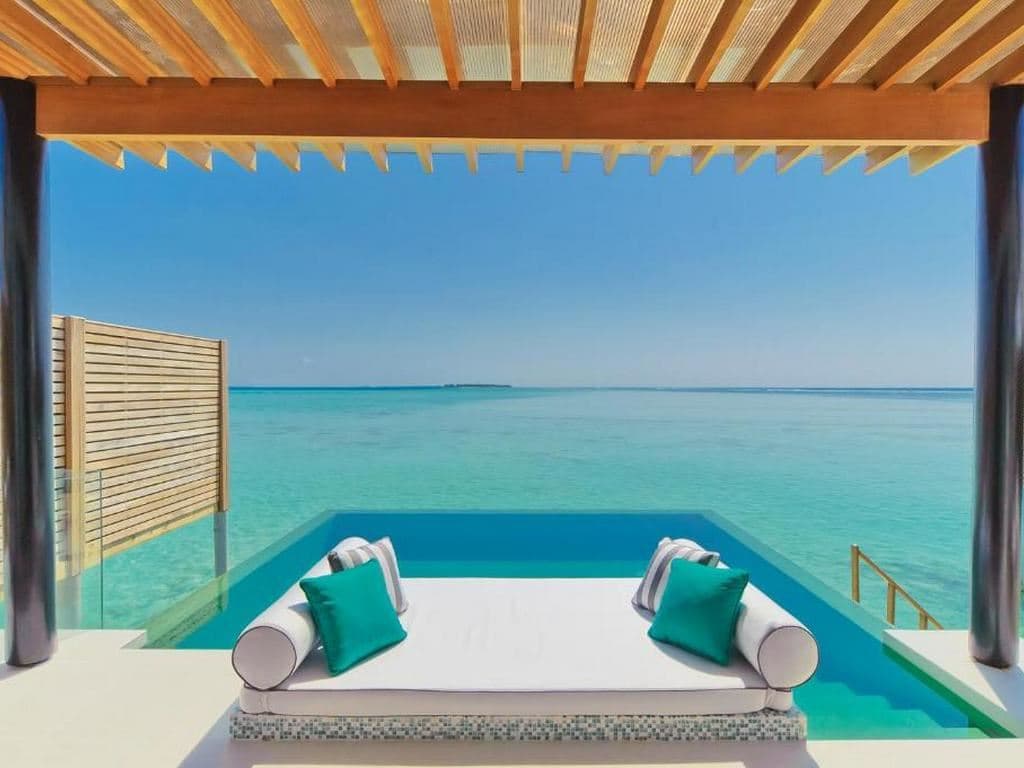 rooms-over-water-pool-villa