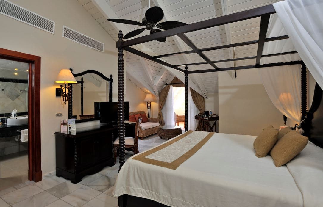 rooms-superior-room