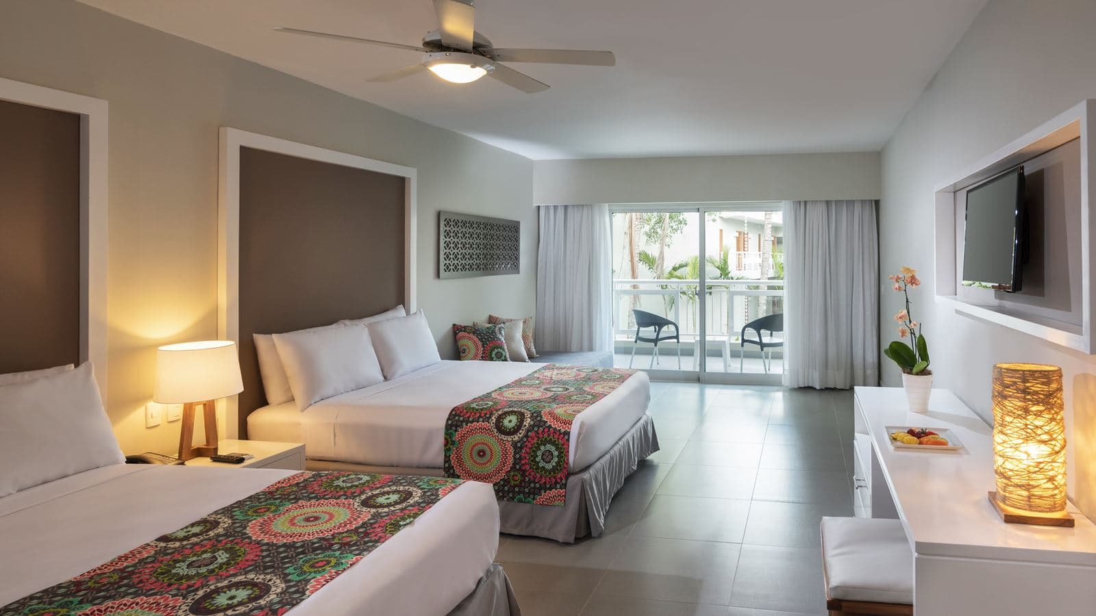 rooms-deluxe-room